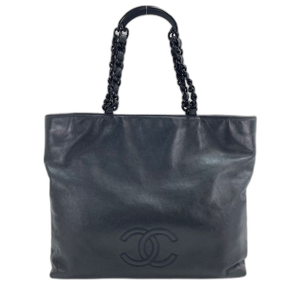 CHANEL Black Shoulder Bag